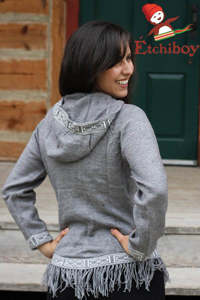 Hooded Grey Sweater With Bisons Chandail Gris Avec Capuchon Avec Bisons 3