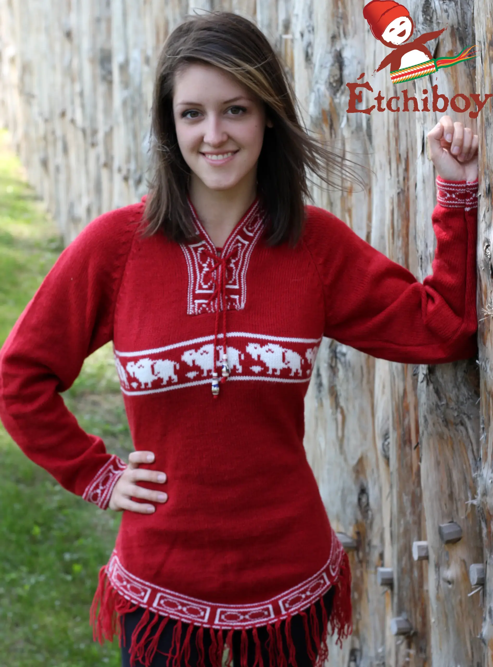 Hooded Red Sweater With Bisons Chandail Rouge Avec Capuchon Avec Bisons