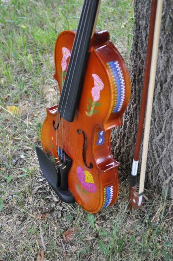 Fiddle With Metis Beadwork Design Violon Avec Dessin de Perlage Metis - Pattern/Modèle -8 3